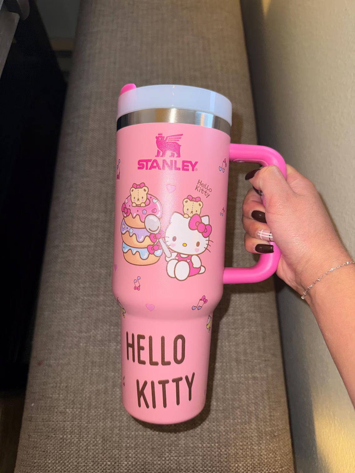 Hello Kitty- 40oz